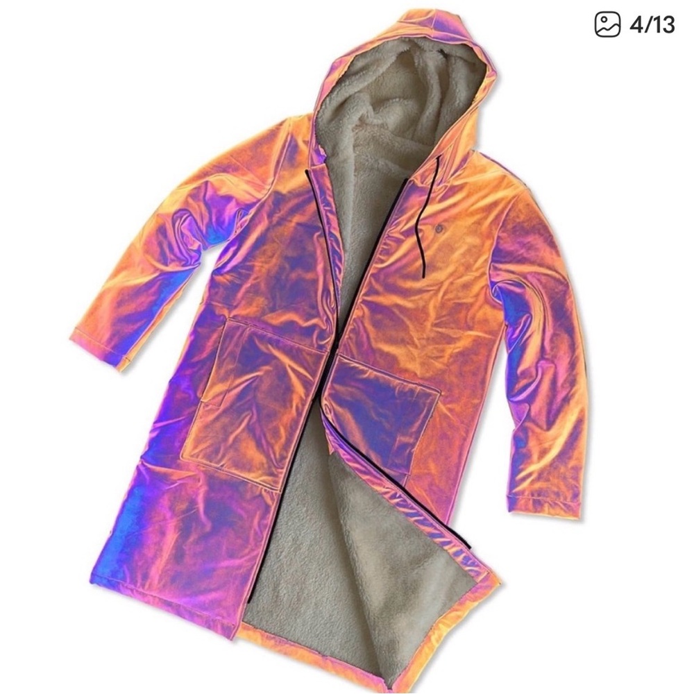 ISO!! Medium FLEXLIVING - unisex rainbow reflective coat, cloak